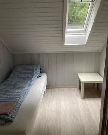 Voss Interlake Willa *